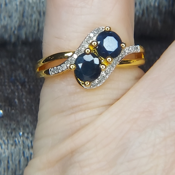 SAPHIRE &DIAMOND RING - Picture 2 of 5